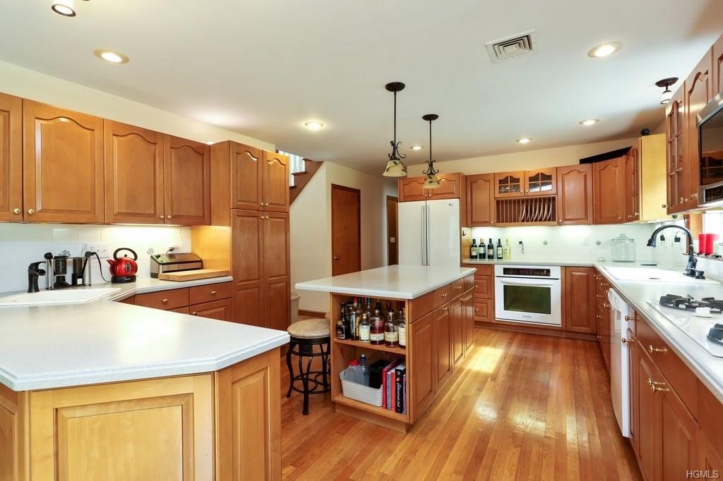 60 Perks Boulevard - Photo 1