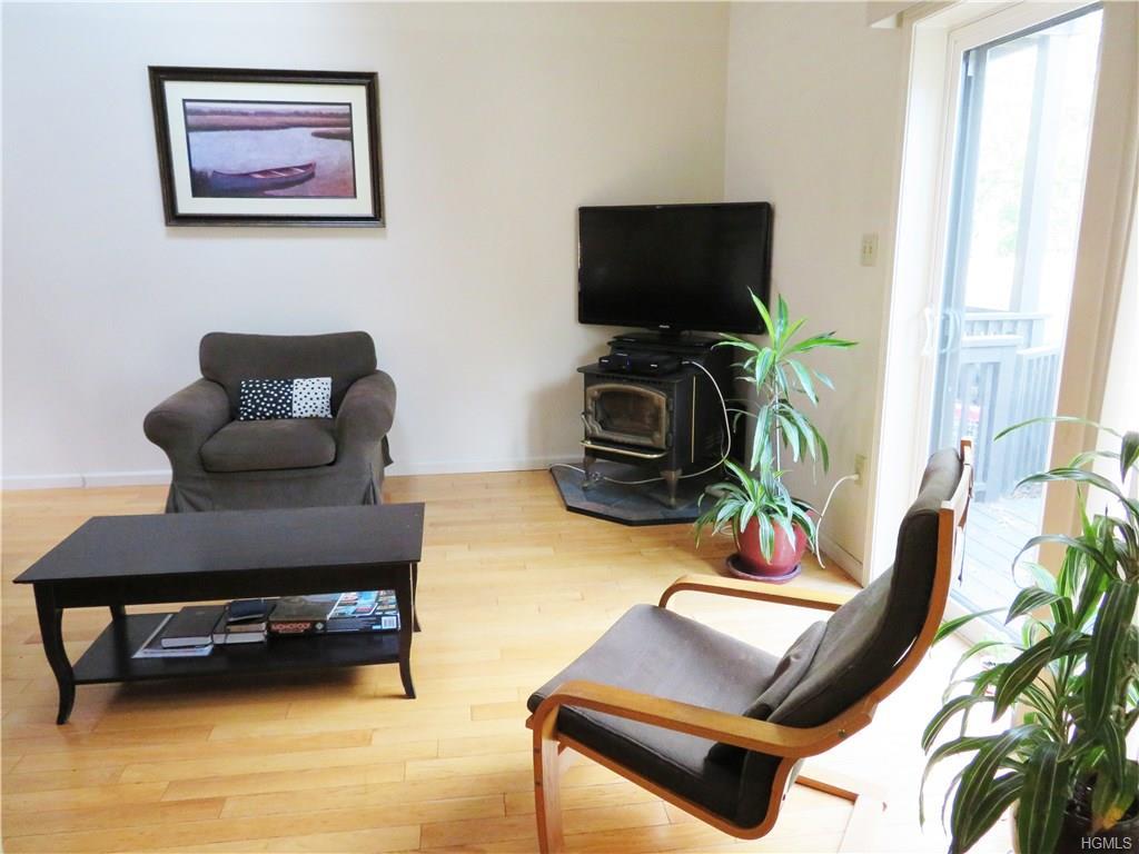 7 Nicole Circle - Photo 1