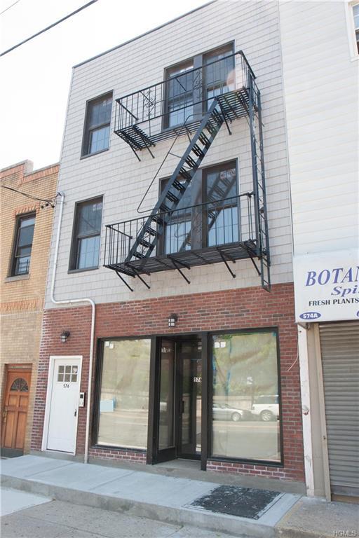 576 Morris Park Avenue - Photo 1