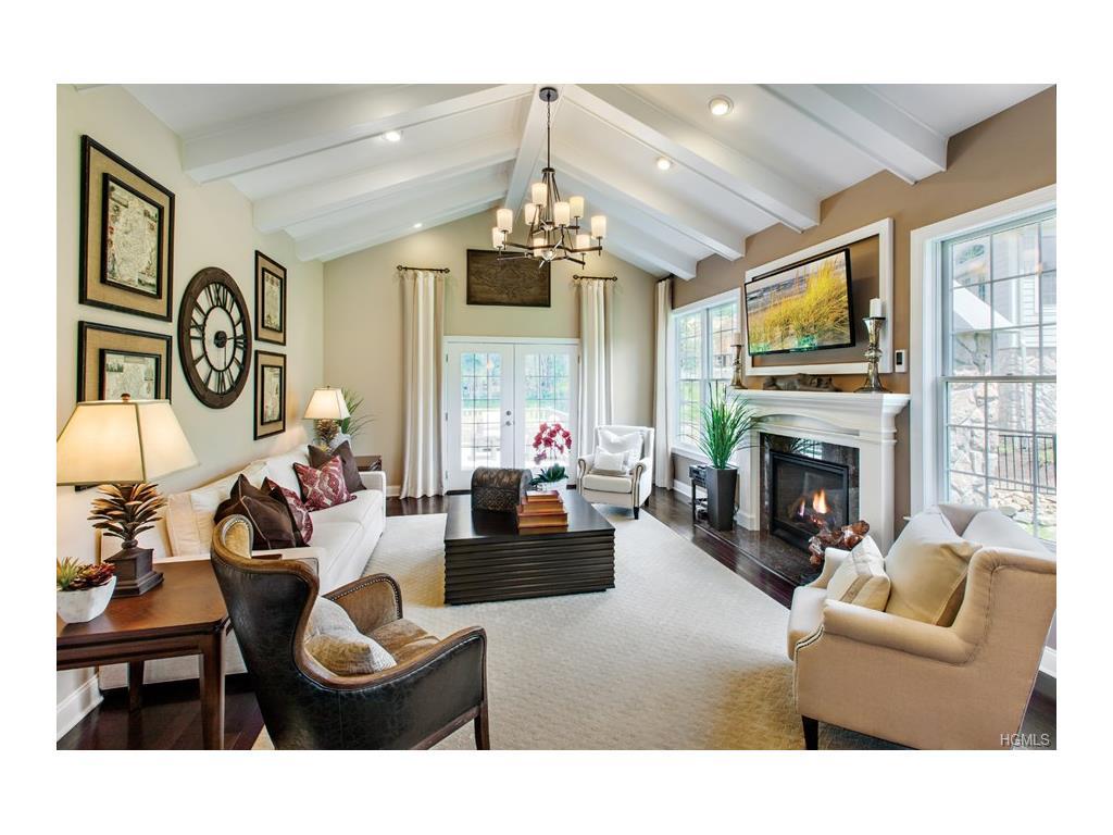 54 Dennis Lane - Photo 1