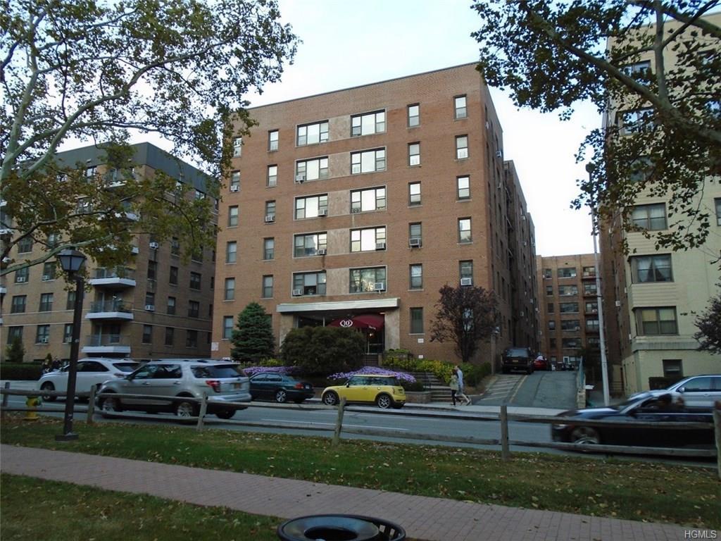 10 Broadway - Photo 1
