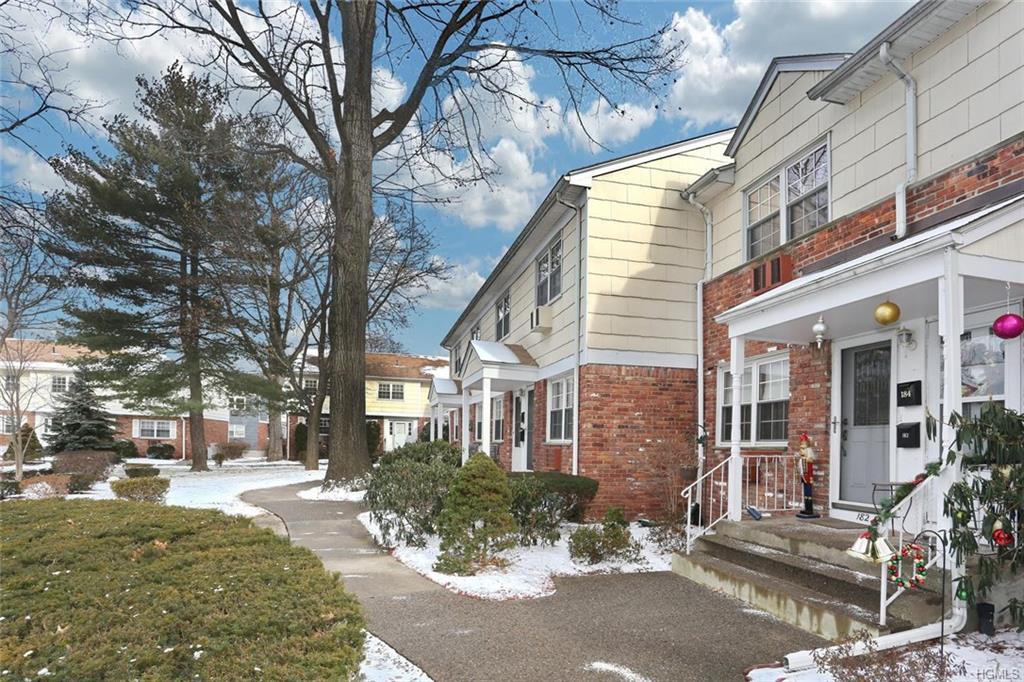 182 Parkside Drive - Photo 1