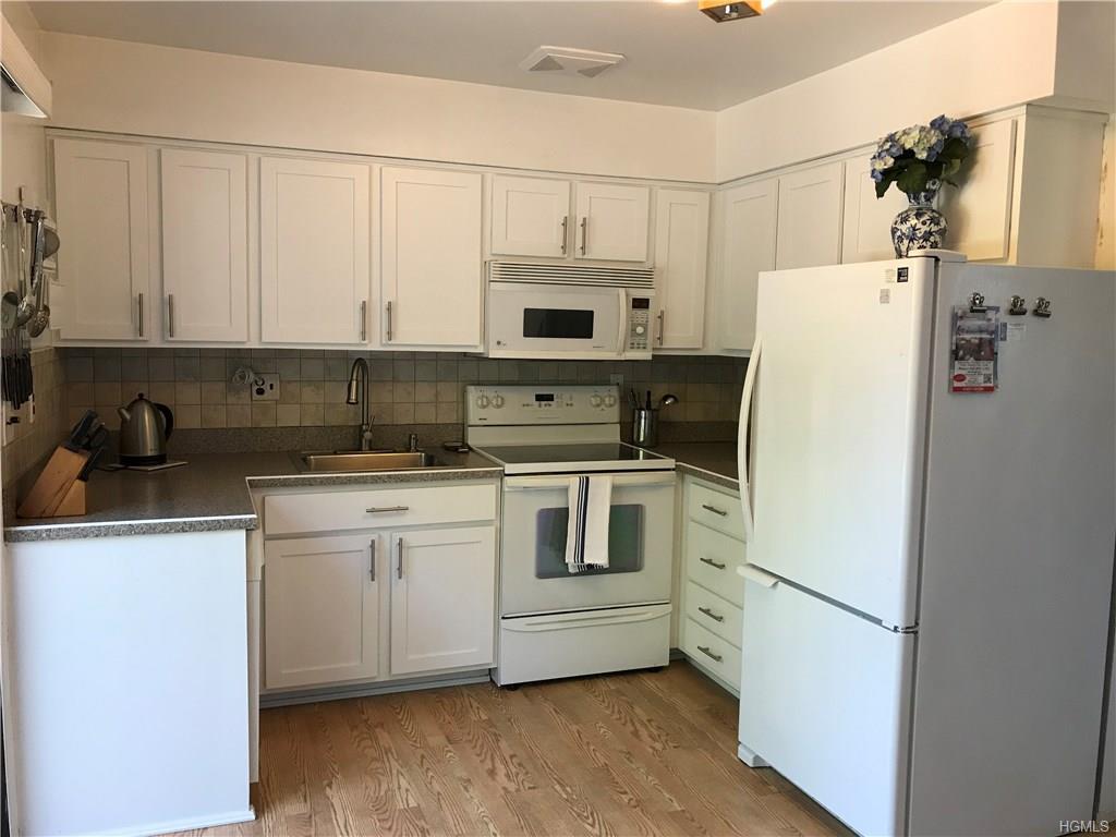 124 Buckingham Court - Photo 1