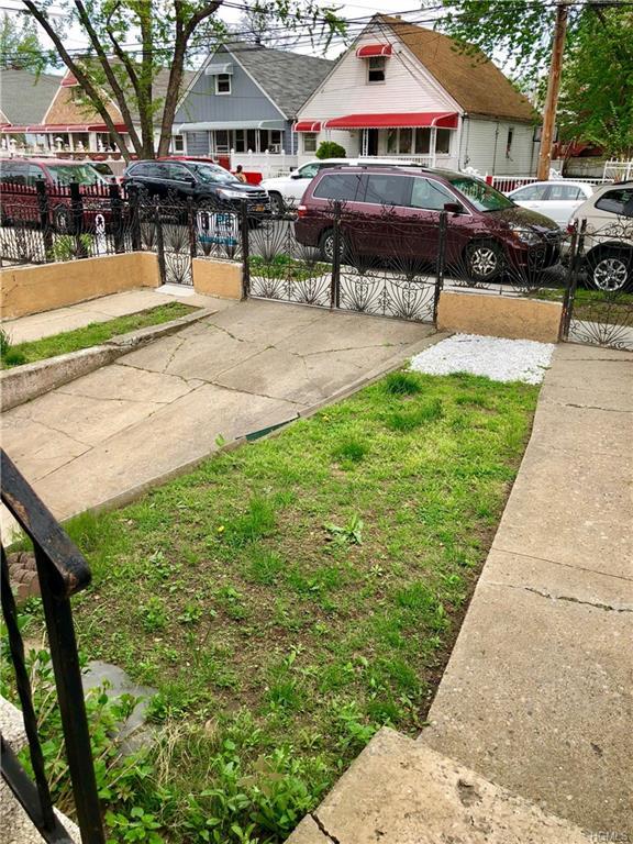 527 Saint Lawrence Avenue - Photo 1