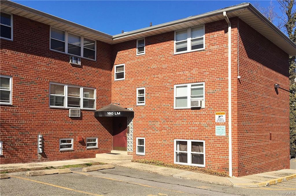 160 Centre Avenue - Photo 1
