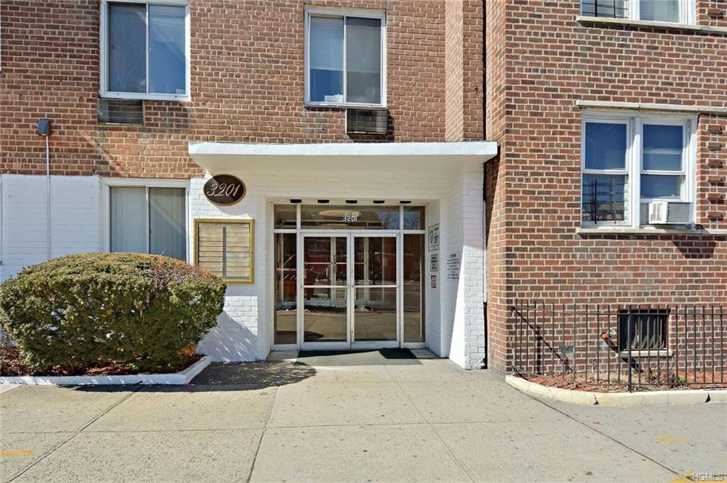 3201 Grand Concourse - Photo 1