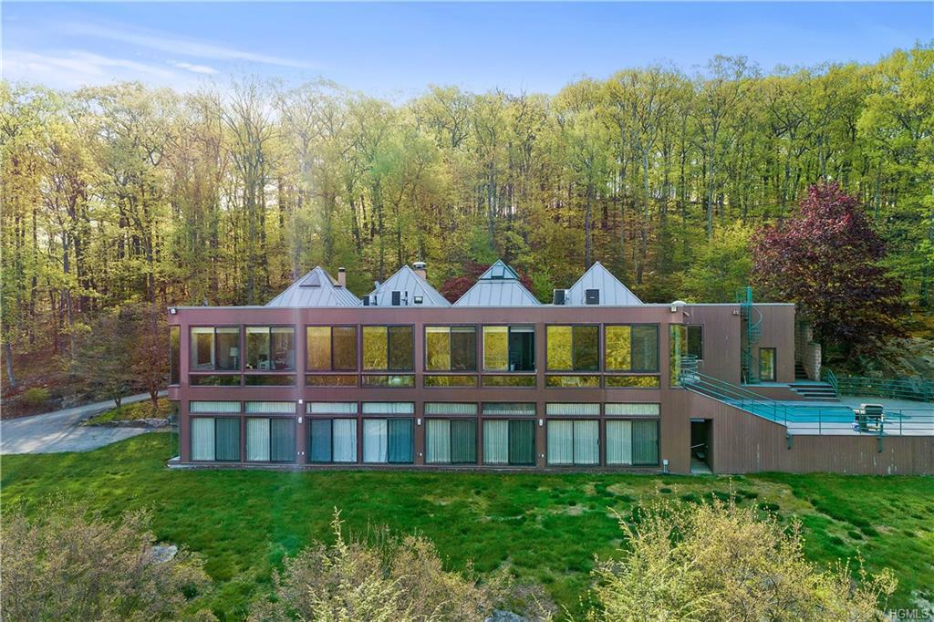 246-250 Hook Road - Photo 1
