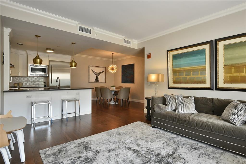 10 Byron Place - Photo 1