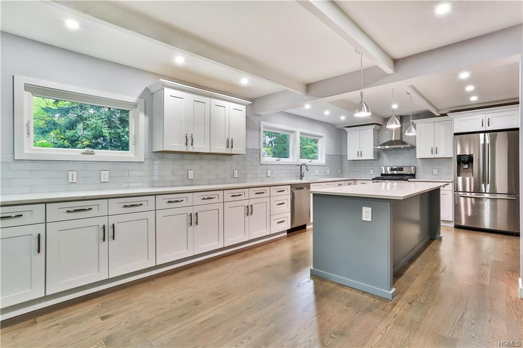 426 Pinebrook Boulevard - Photo 1