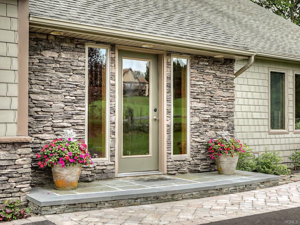 261 Pine Hill Road - Photo 1