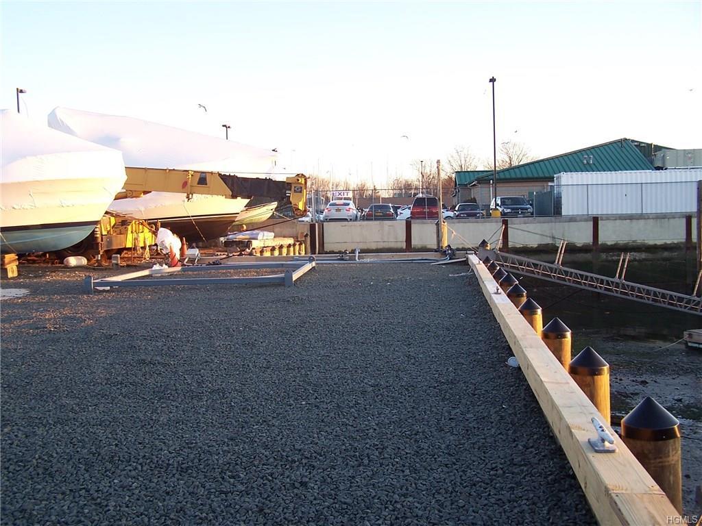 485 City Island Avenue - Photo 1