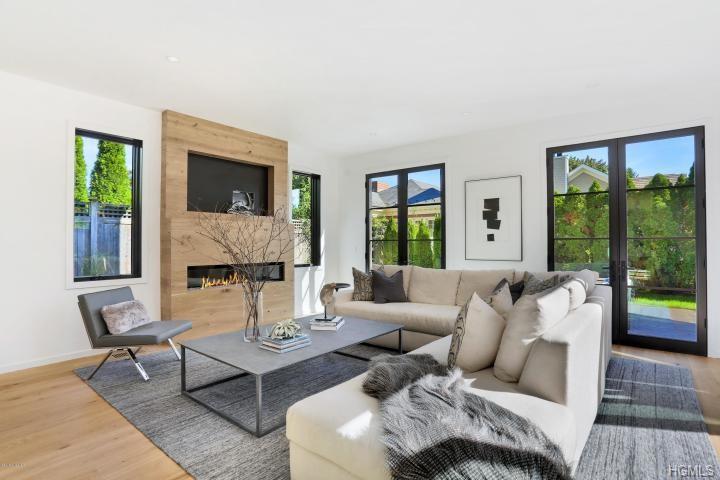 141 Milbank Avenue - Photo 1