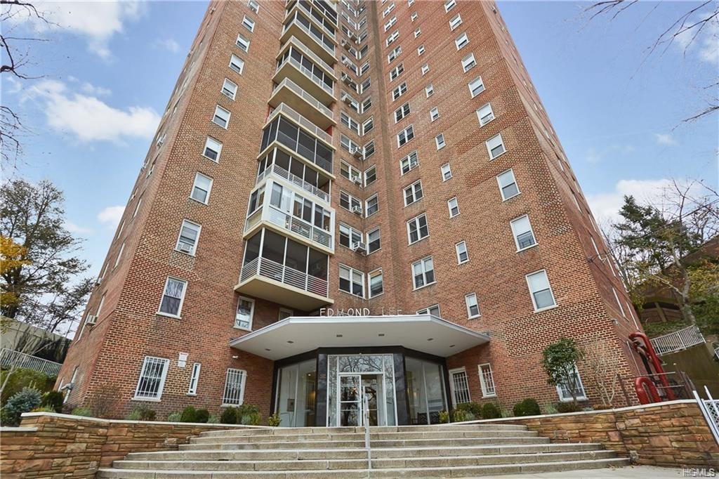 3135 Johnson Avenue - Photo 1