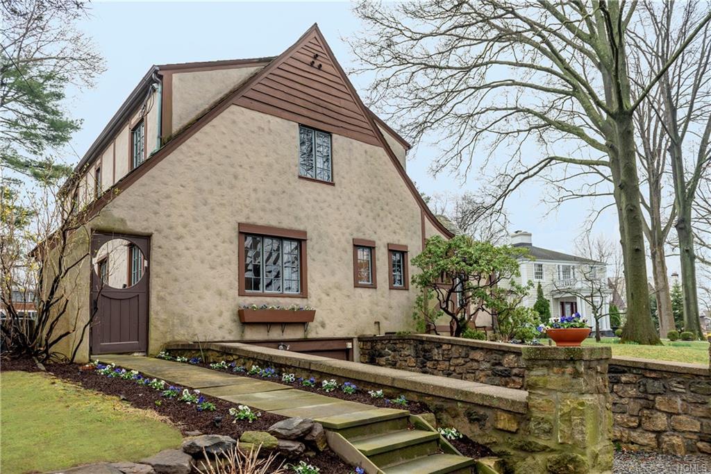 521 Oakhurst Road - Photo 1