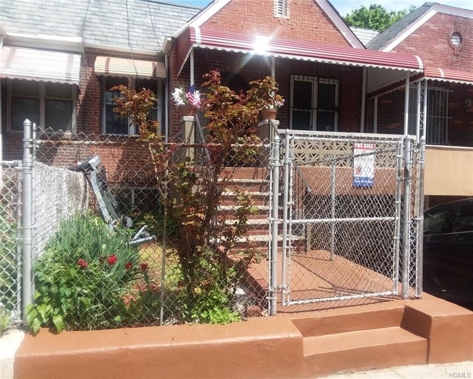926 Boynton Avenue - Photo 1