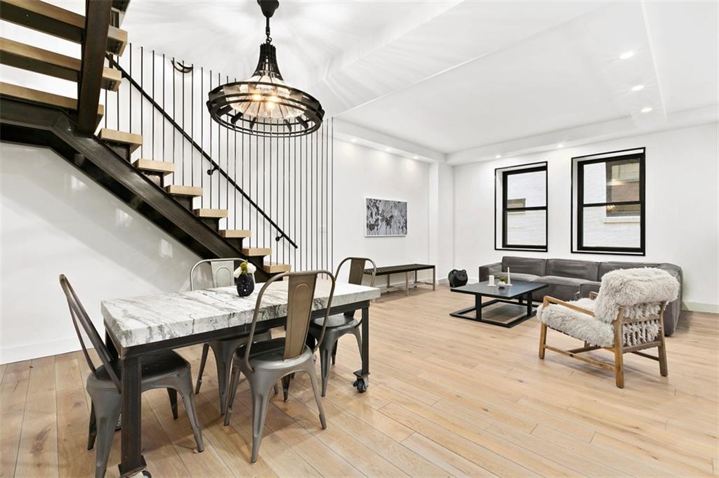 260 Broadway - Photo 1