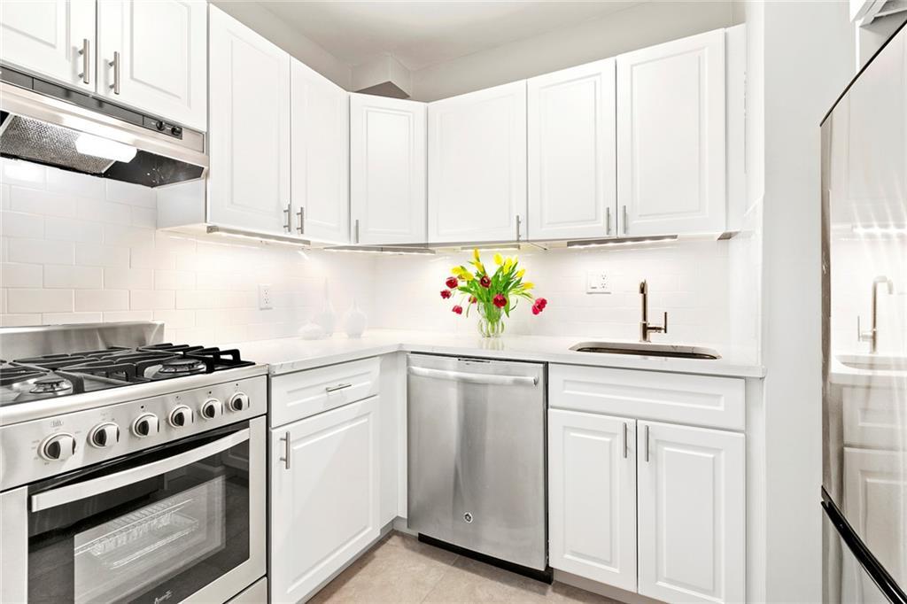 20 9th Street - Photo 1