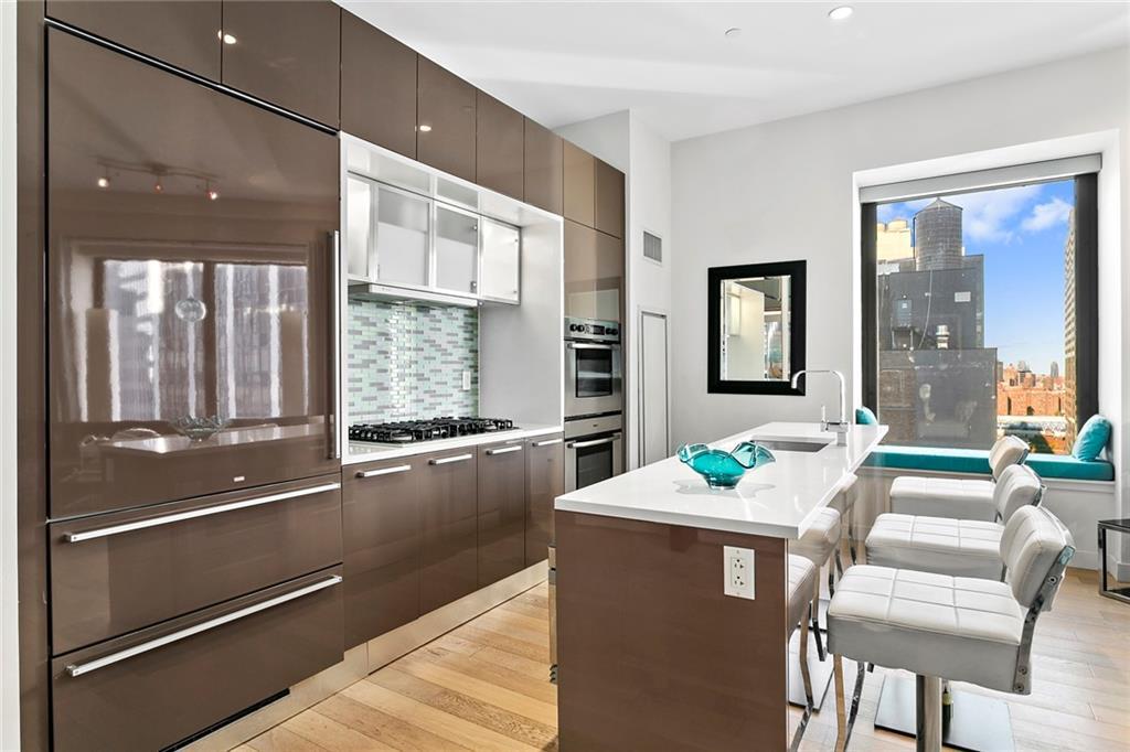 75 Wall Street - Photo 1