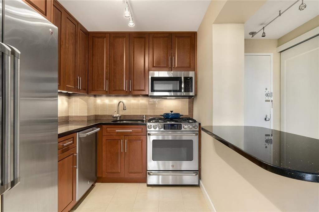 77 Bleecker Street - Photo 1
