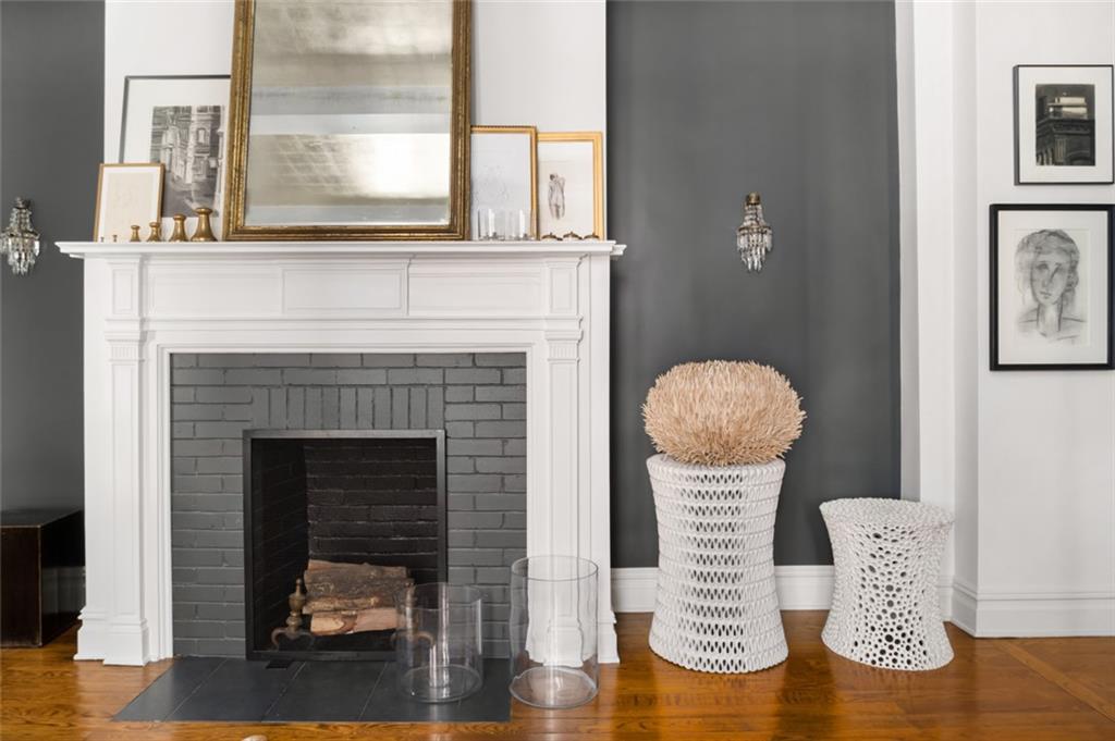 25 5th Avenue - Photo 1