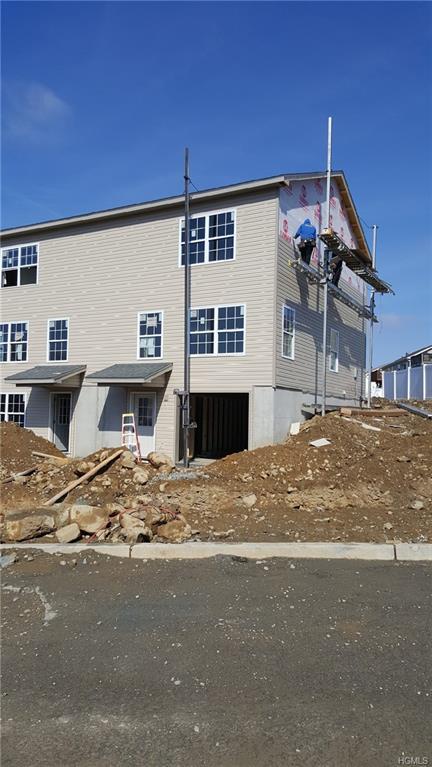 32 Morris Avenue - Photo 1