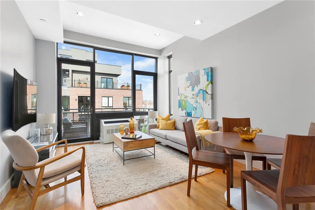 214 Green Street - Photo 1