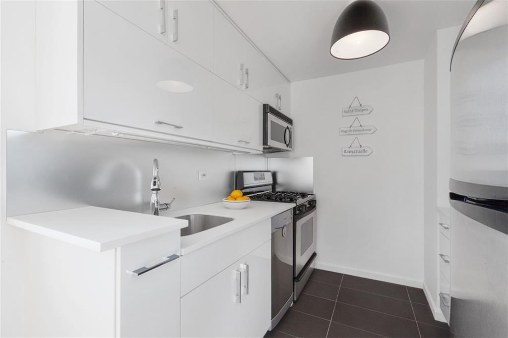 520 23rd Street - Photo 1