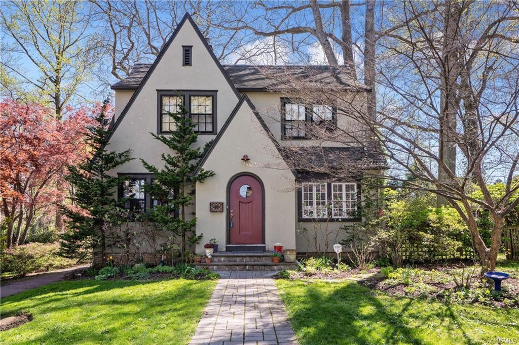 242 Ancon Avenue - Photo 1