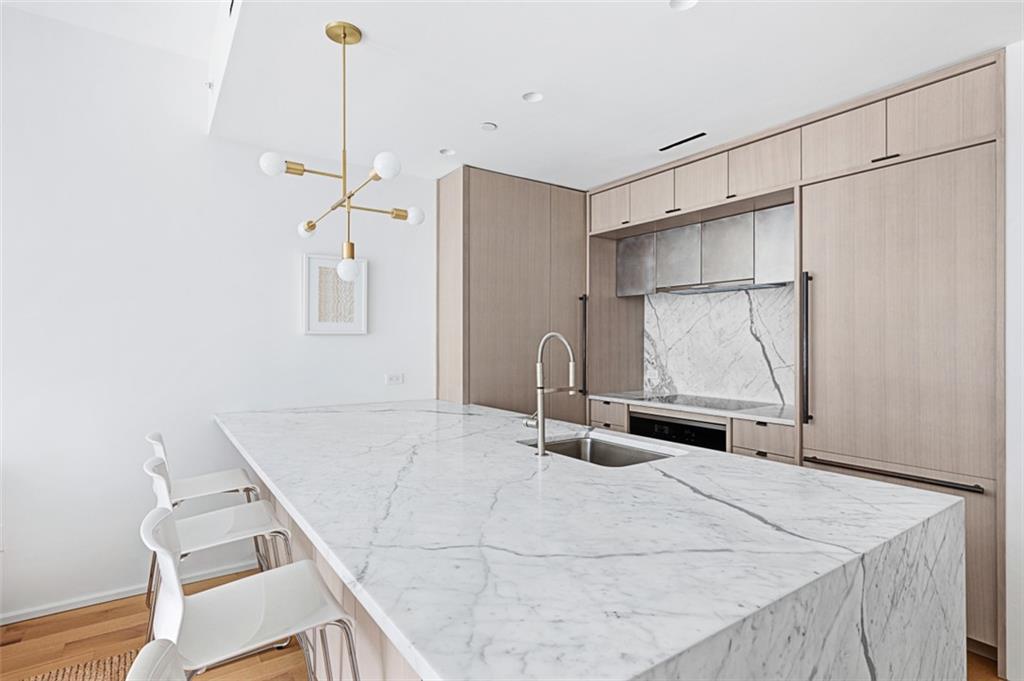 318 52nd Street - Photo 1