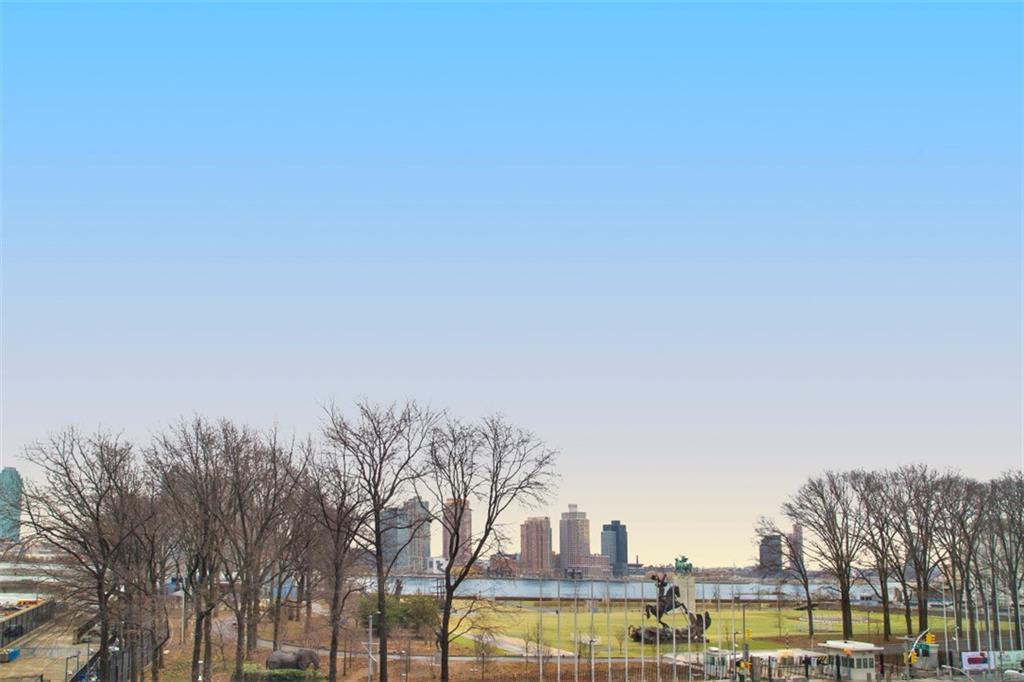 845 United Nations Plaza - Photo 1