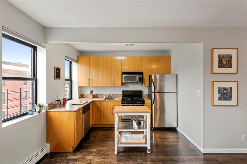 82 Green Street - Photo 1