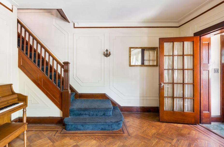18-70 Willoughby Avenue - Photo 1