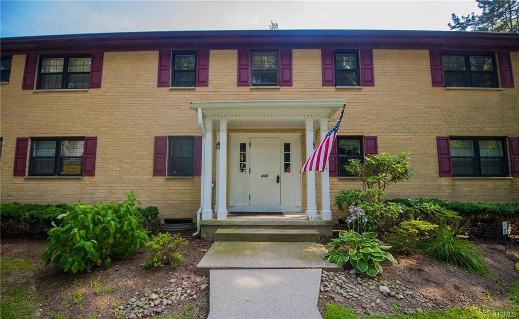 428 Somerset Drive - Photo 1
