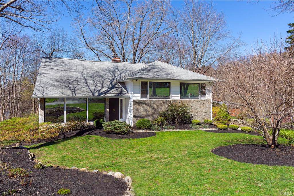 43 Woodbine Drive - Photo 1