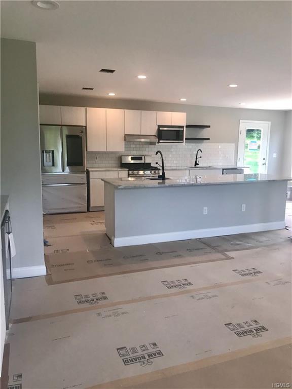 48 Gregory Dr - Photo 1