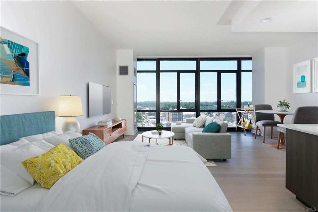 360 Huguenot - Photo 1
