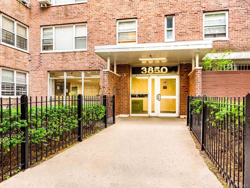 3850 Sedgwick - Photo 1 3850 Sedgwick - Photo 1