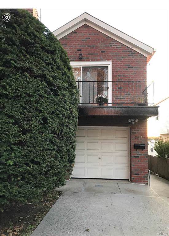 2418 Kingsland Avenue - Photo 1