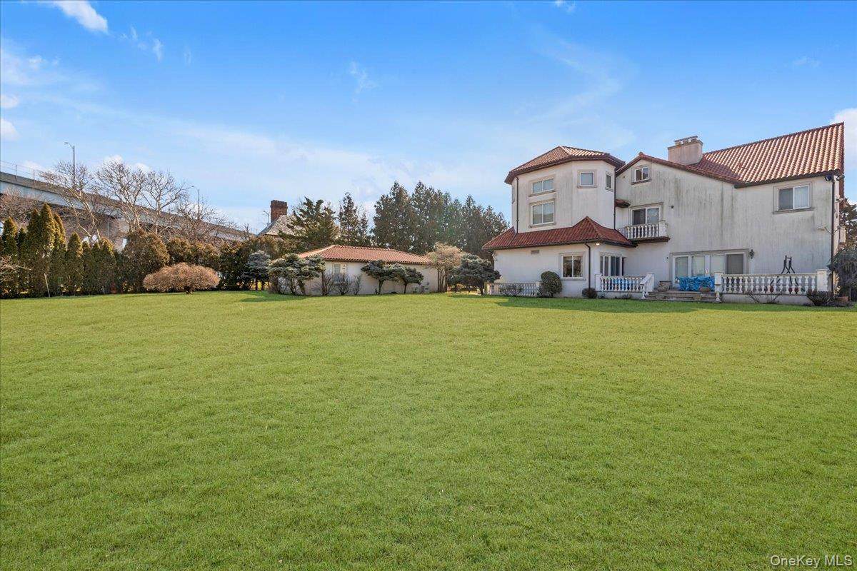 118 Malba Drive - Photo 1