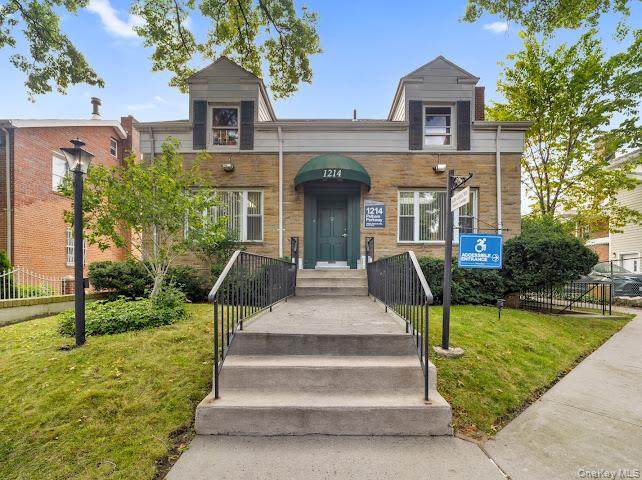 1214 Pelham Parkway - Photo 1