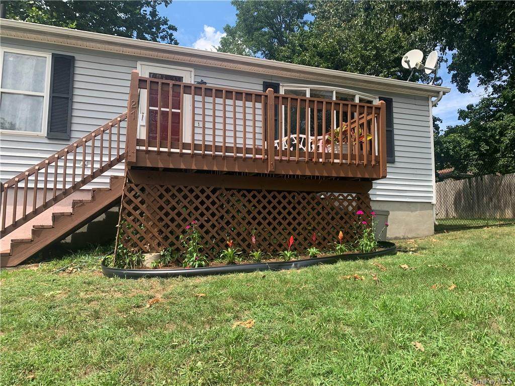 27 Hawthorne Avenue - Photo 1