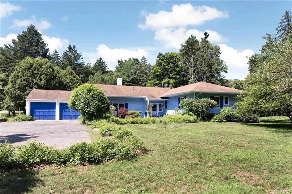 4 Pine Hill Drive - Photo 1