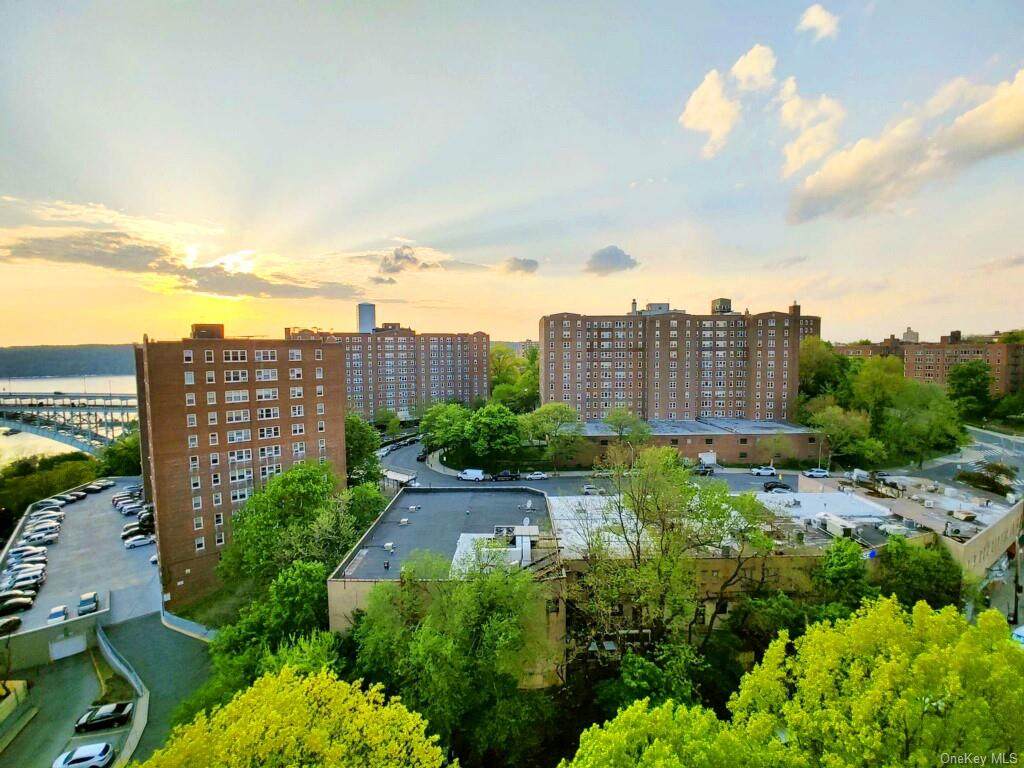 555 Kappock Street - Photo 1