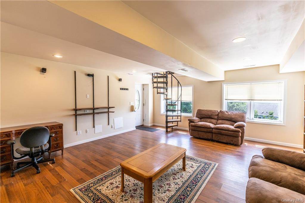 18 Newport Road - Photo 1