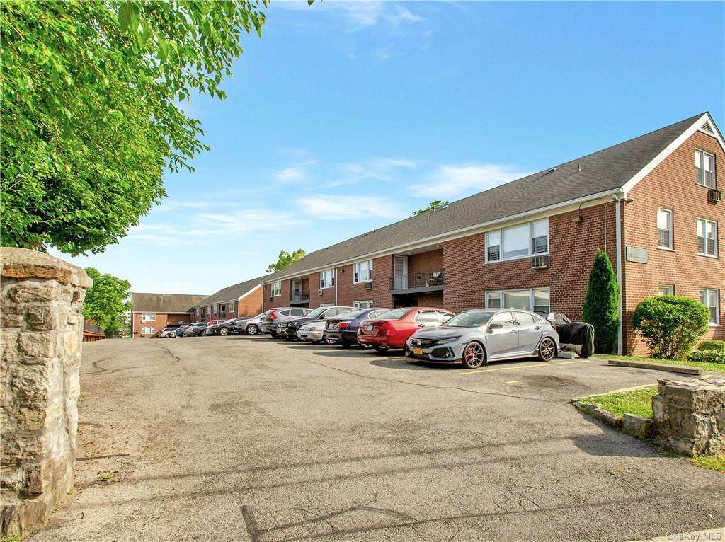 504 Pelham Road - Photo 1