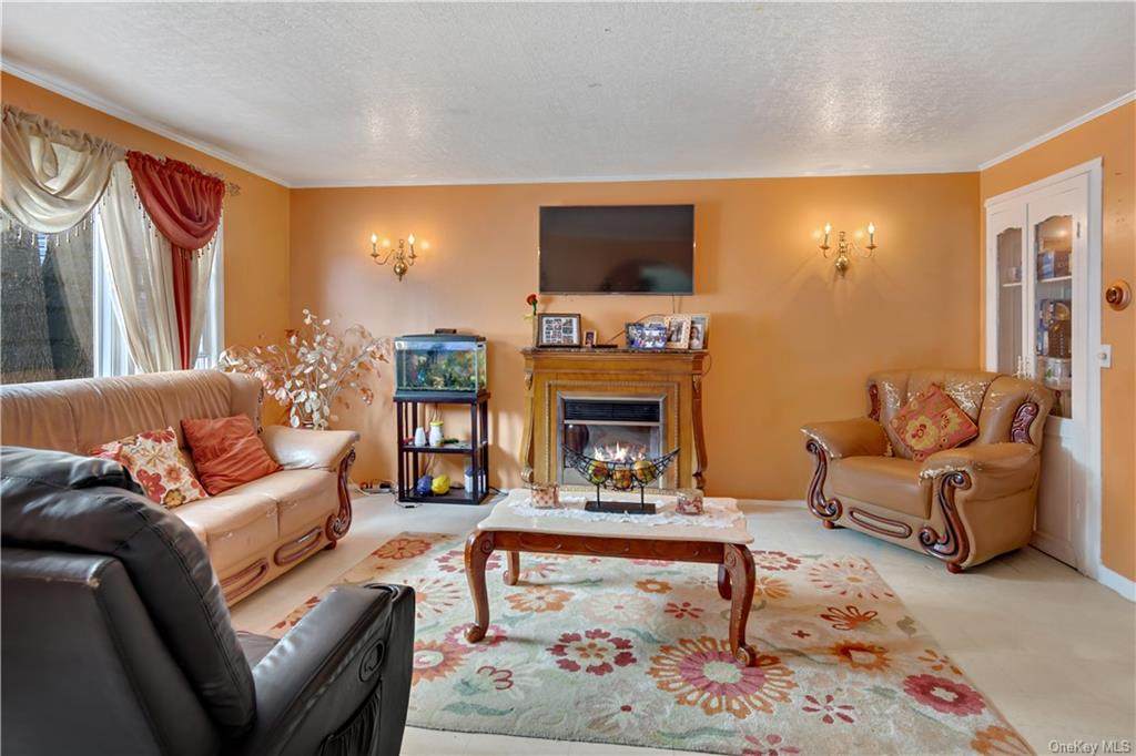 455 Revere Avenue - Photo 1