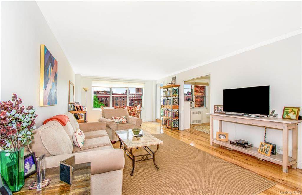 3935 Blackstone Avenue - Photo 1