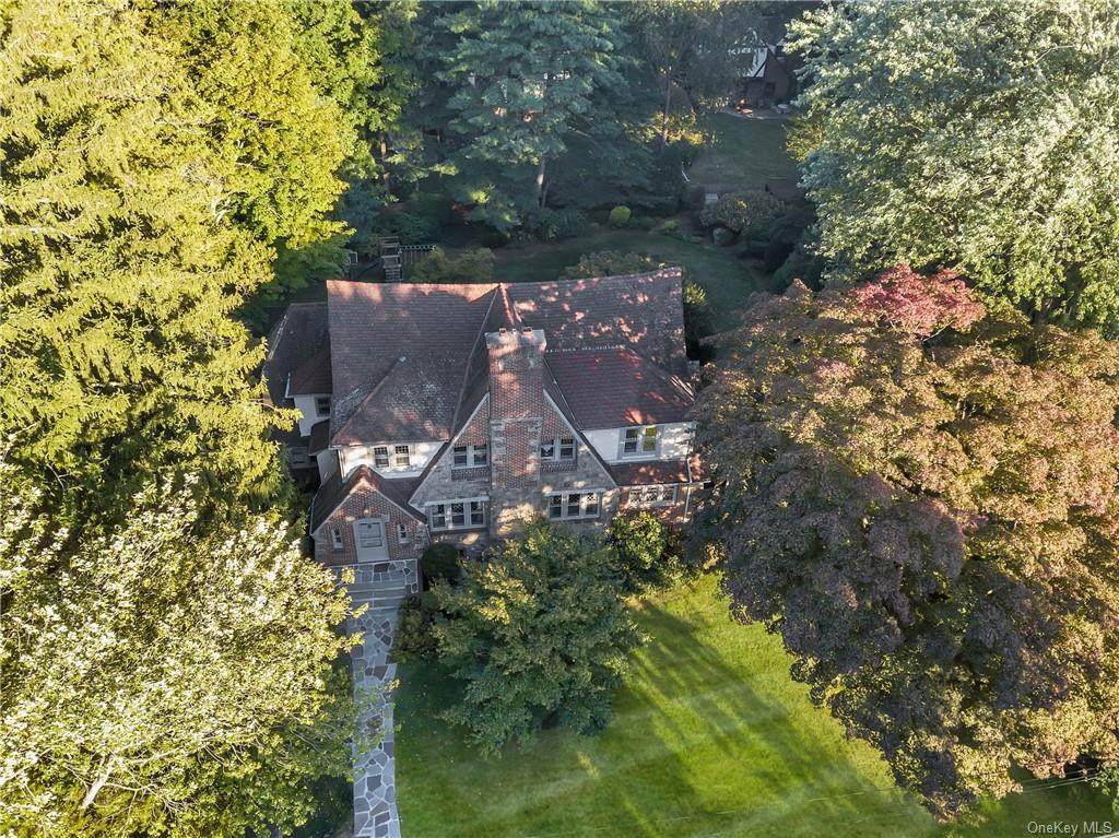 51 Verdun Avenue - Photo 1
