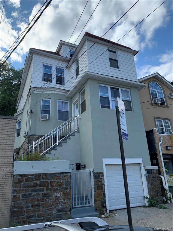 3909 Dyre Avenue - Photo 1