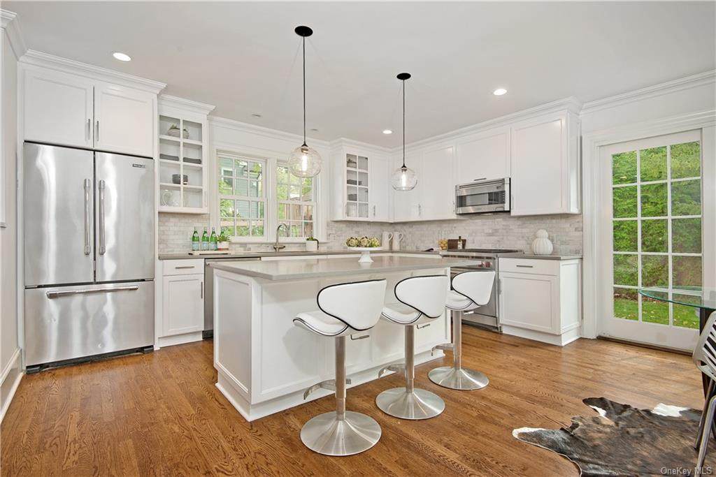 100 Glen Oaks Drive - Photo 1